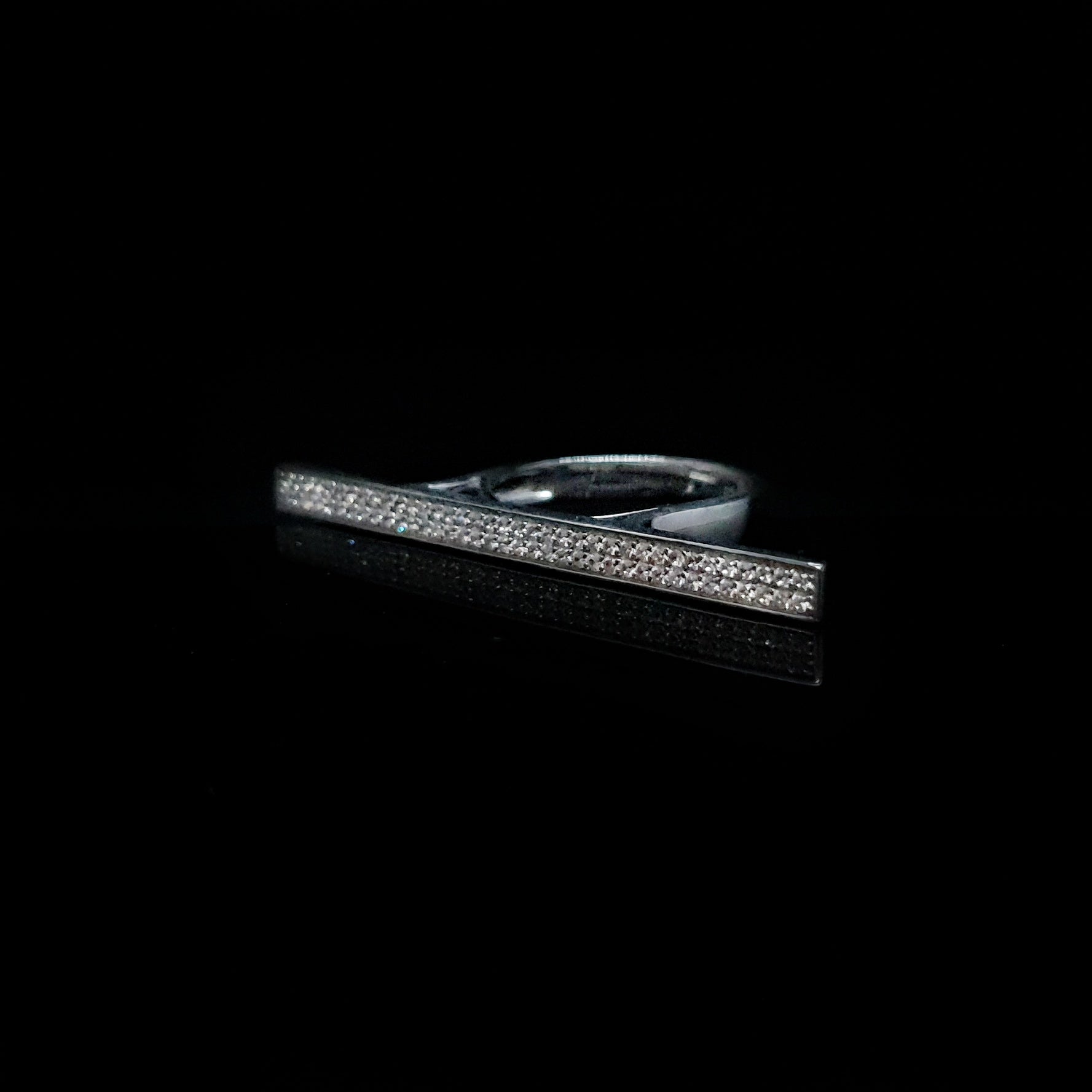 Anillo Largo con Circonias