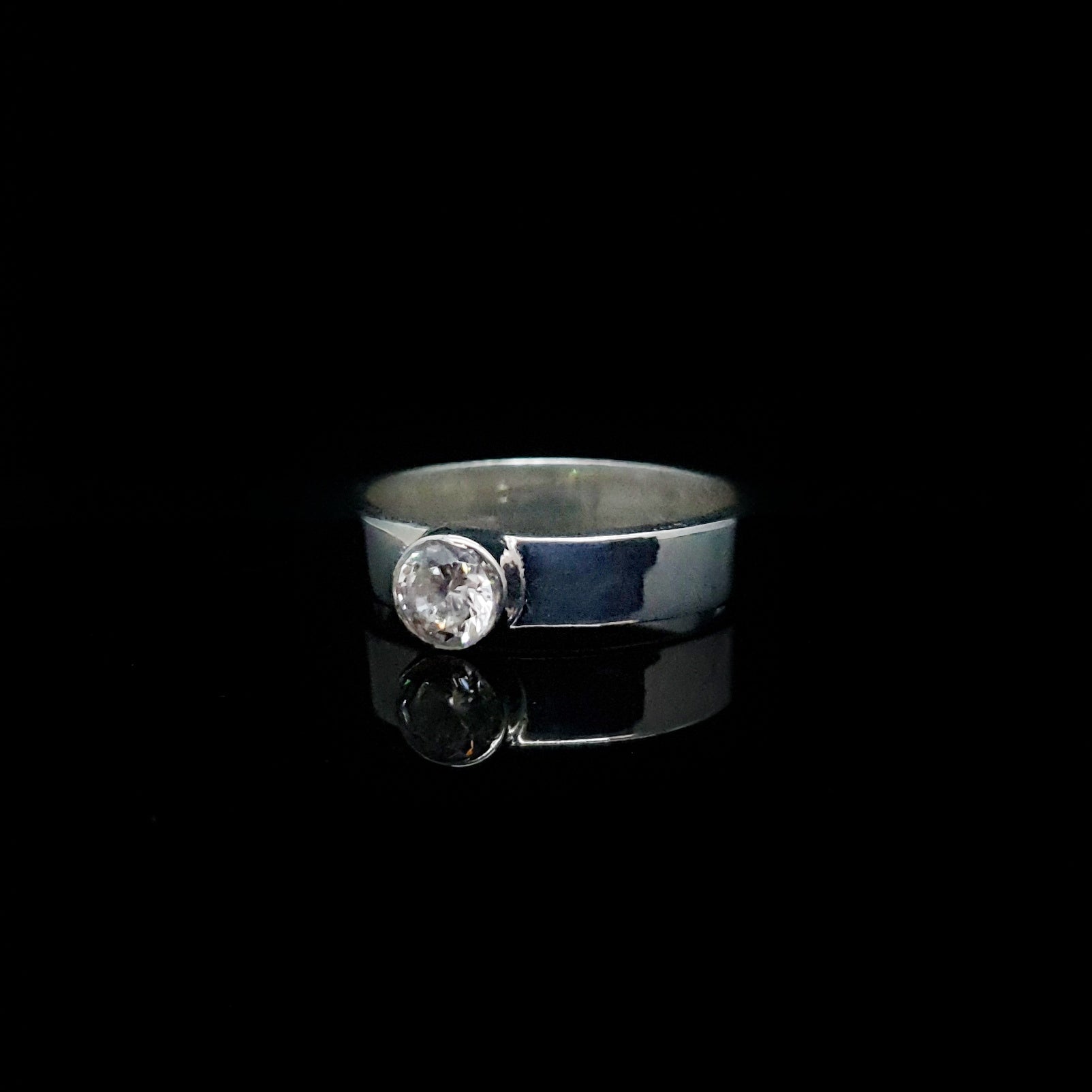 Anillo Argolla con Circonia