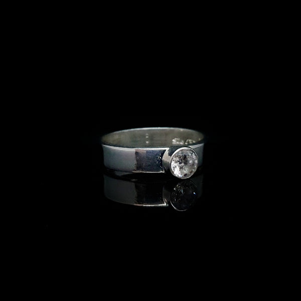 Anillo Argolla con Circonia