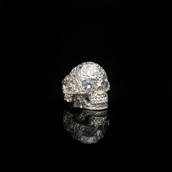 Anillo Cráneo con Circonias
