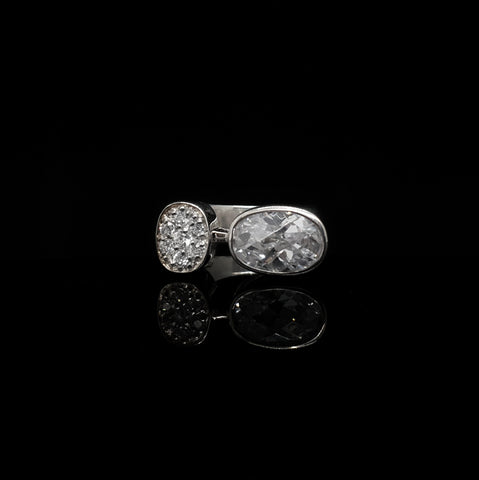 Anillo Óvalo y Circonias
