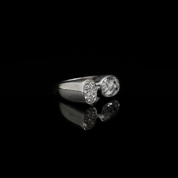 Anillo Óvalo y Circonias