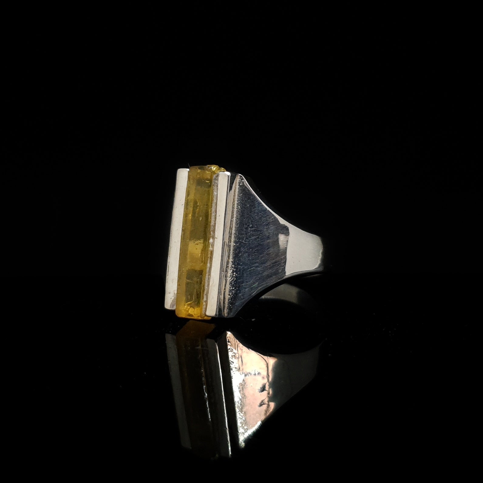 Anillo Línea Ámbar