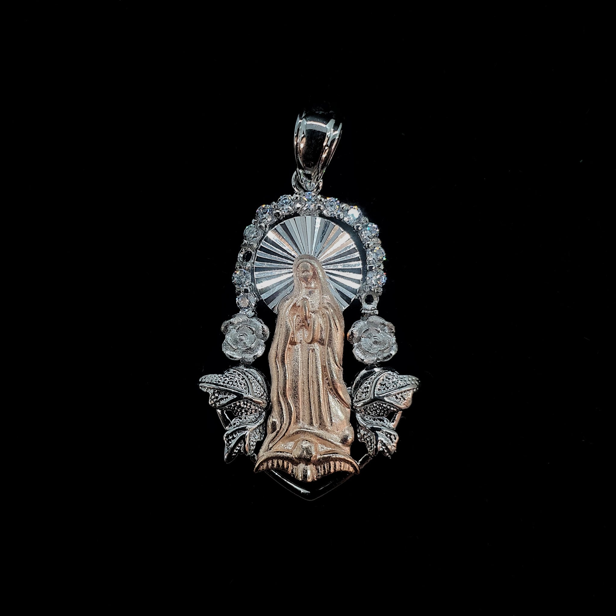 Dije Virgen de Guadalupe Baño Rosa
